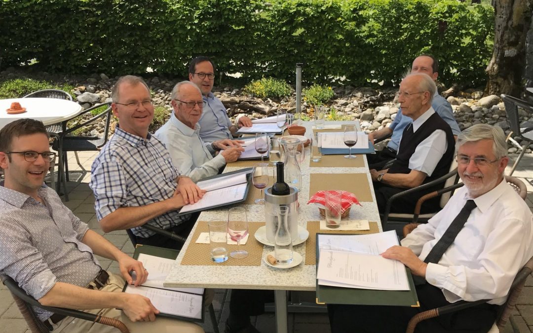Generationentreffen der Bundespriester